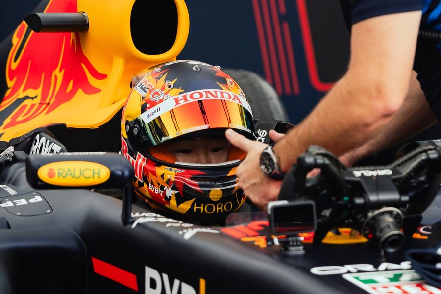 yuki-tsunoda-at-the-red-bull-s